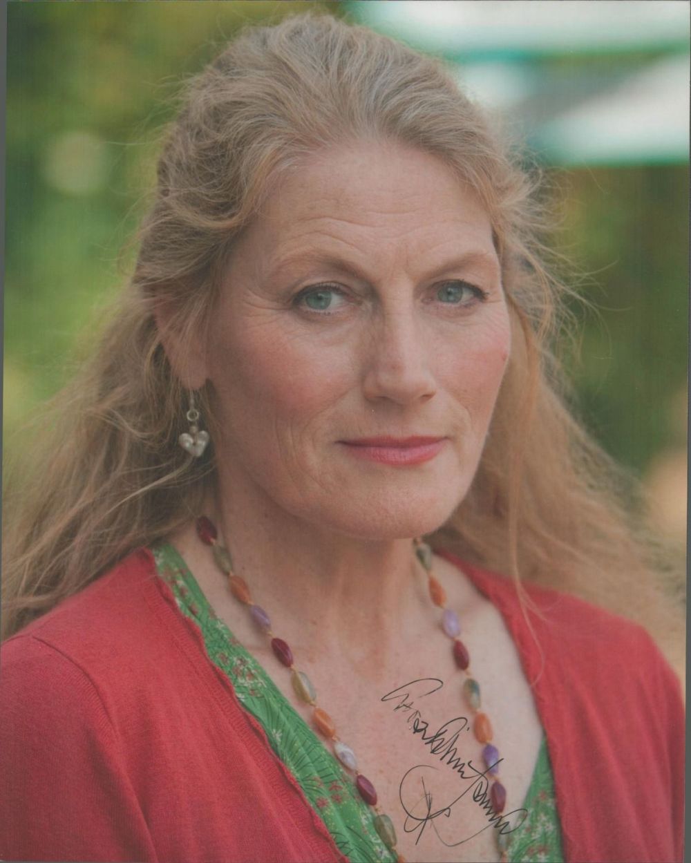 Lot 274: Geraldine James signed 12x8 colour photo. Geraldine James,...