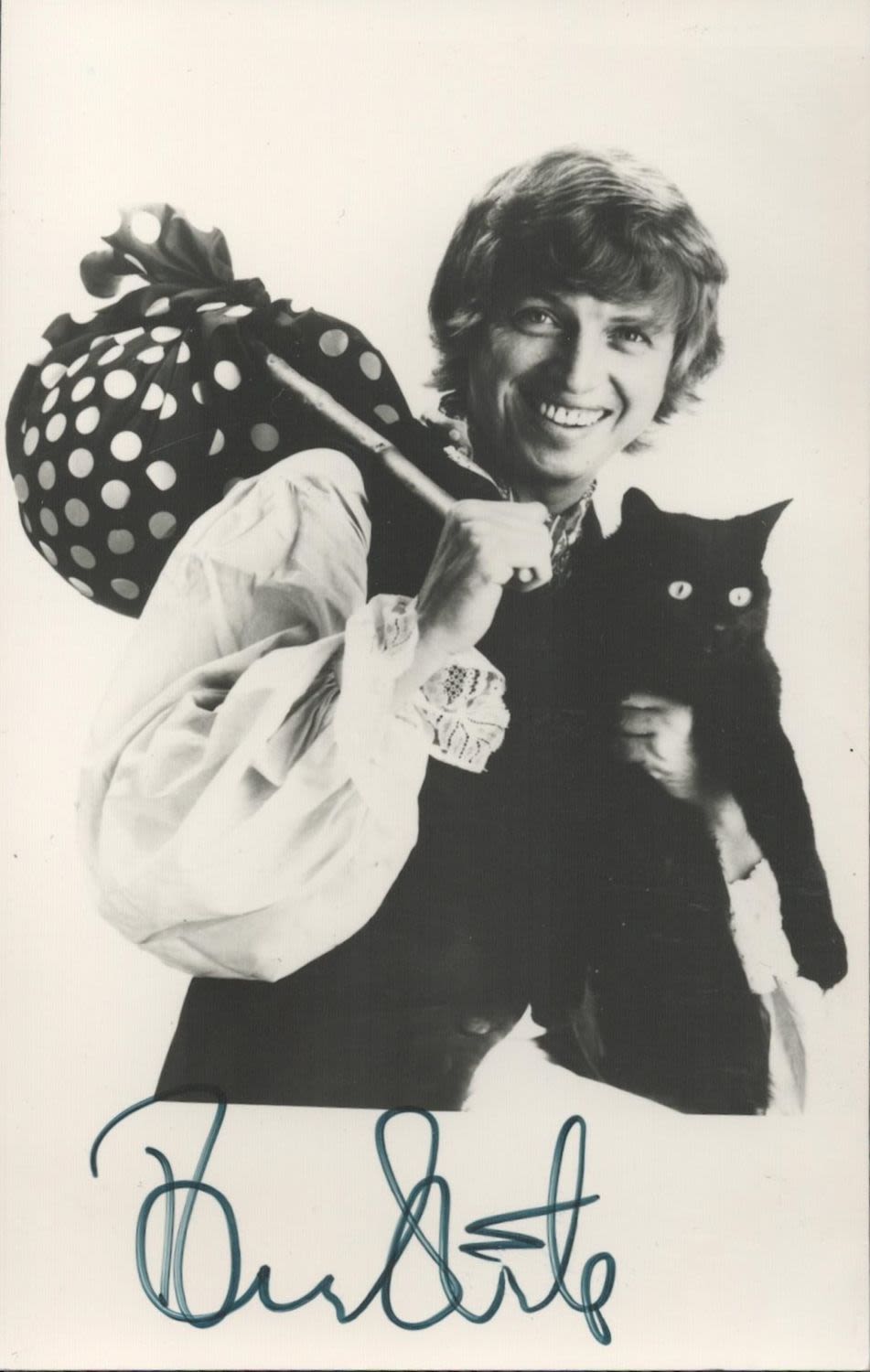 Lot 297: Tommy Steele signed 6x4 black and white photo....