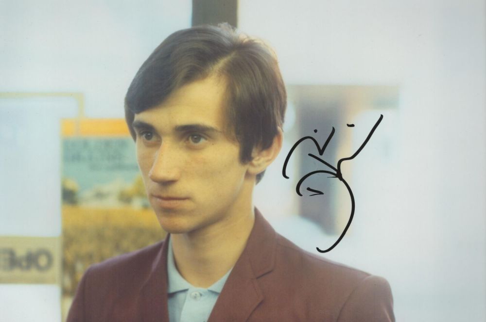 Lot 334: Phil Daniels Actor Signed 'Quadrophenia' 8x12 Photo. Good...