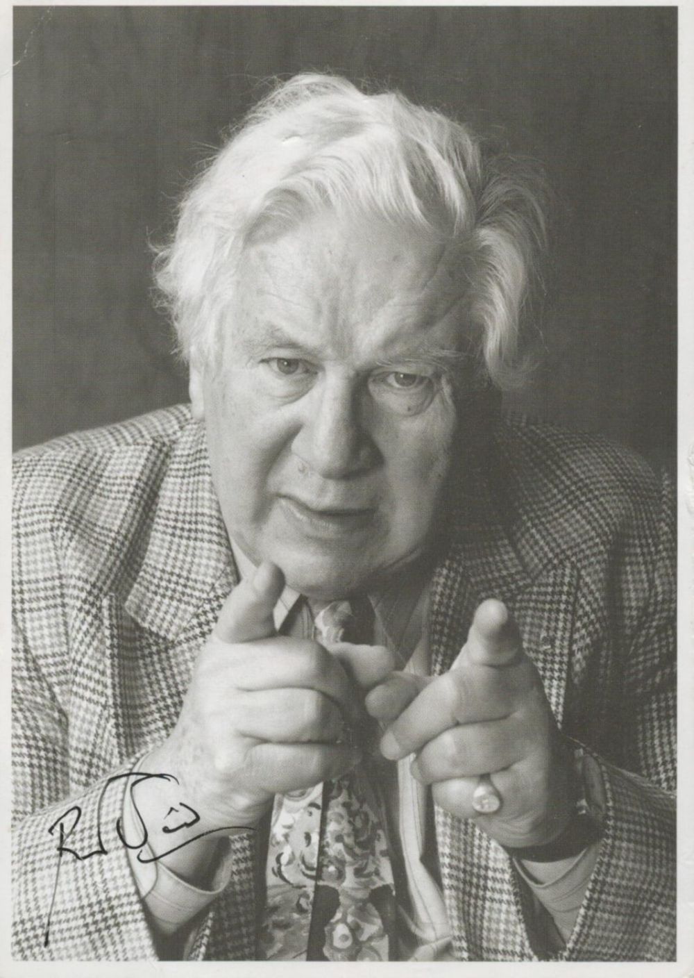 Lot 344: Peter Ustinov (1921-2004) Actor Signed Photo. Good condition....