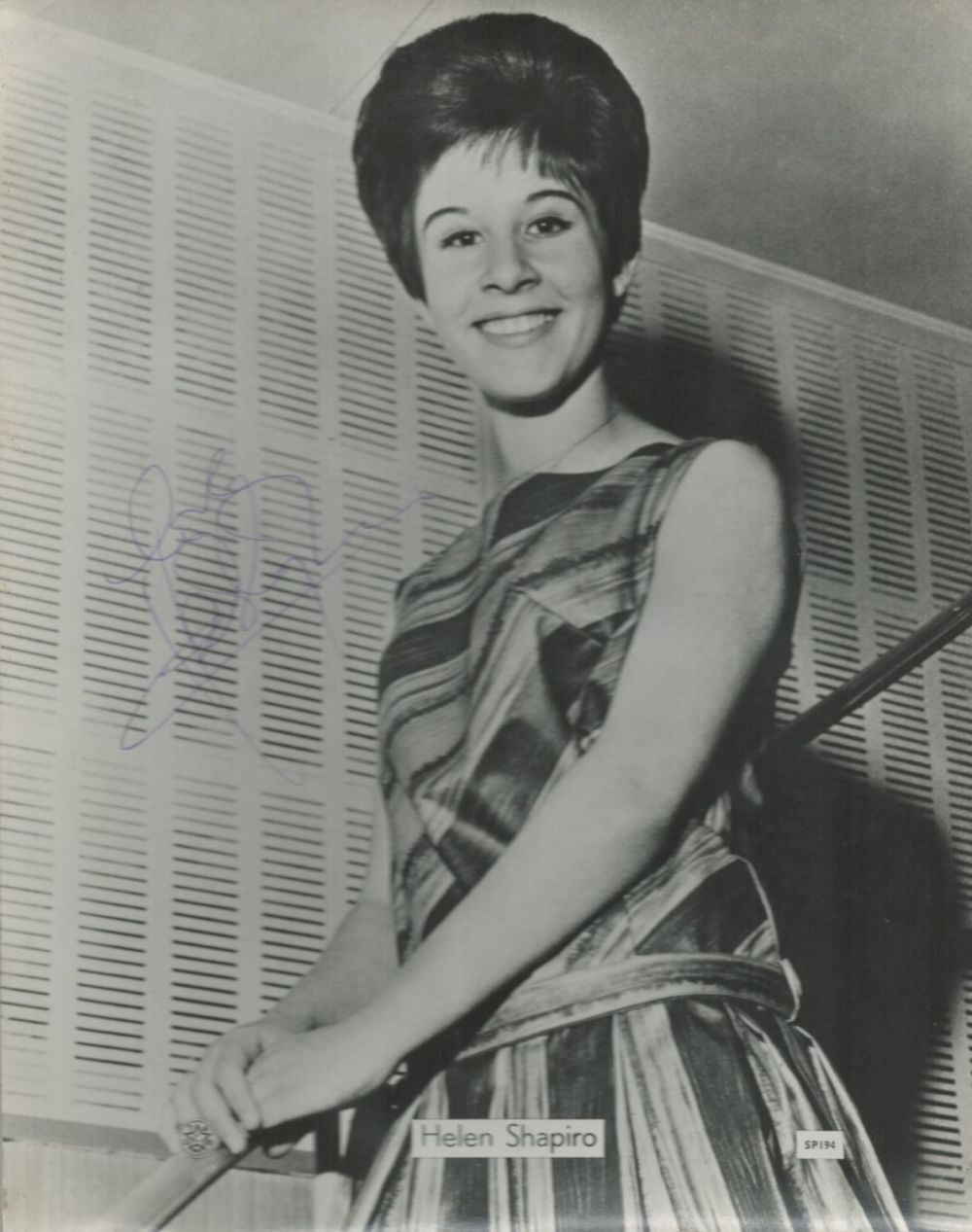 Lot 348: Helen Shapiro Singer Signed Vintage 8x10 Star Photo....