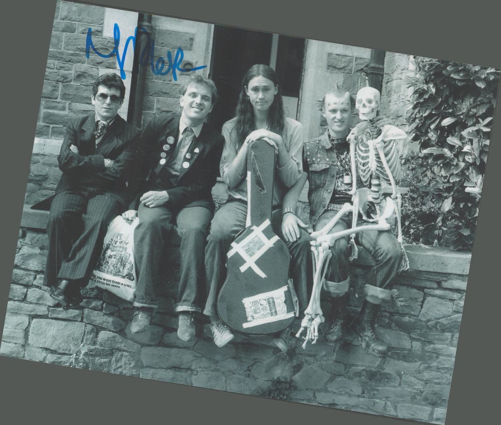Lot 470: Nigel Planer signed Young Ones 10x8 black and...