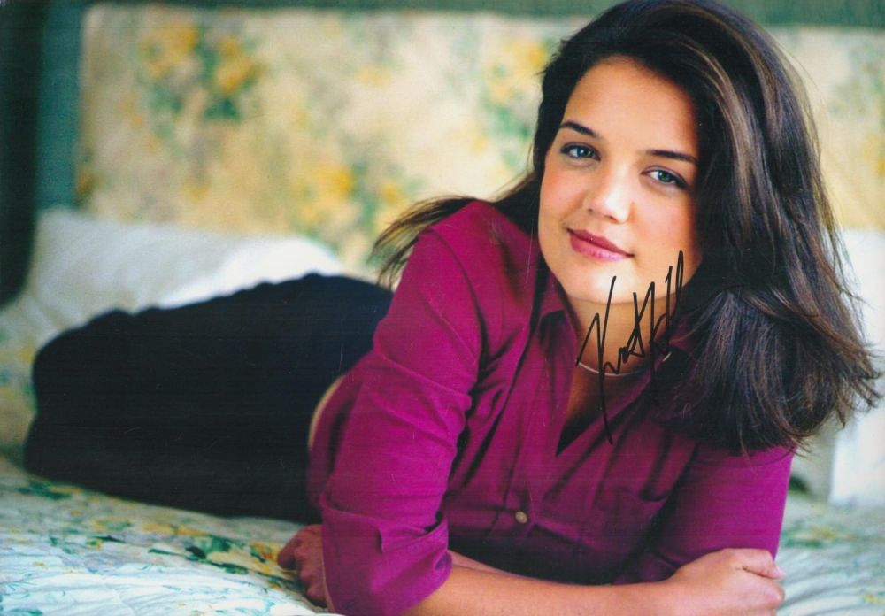 Lot 531: TV Film Katie Holmes signed 12x8 colour photo....