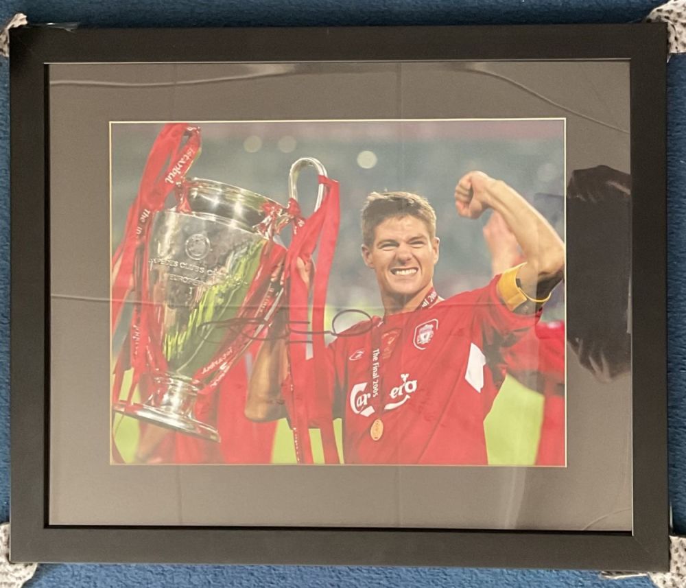 Lot 563: Football Steven Gerrard Signed 16x12 inch Colour Photo...