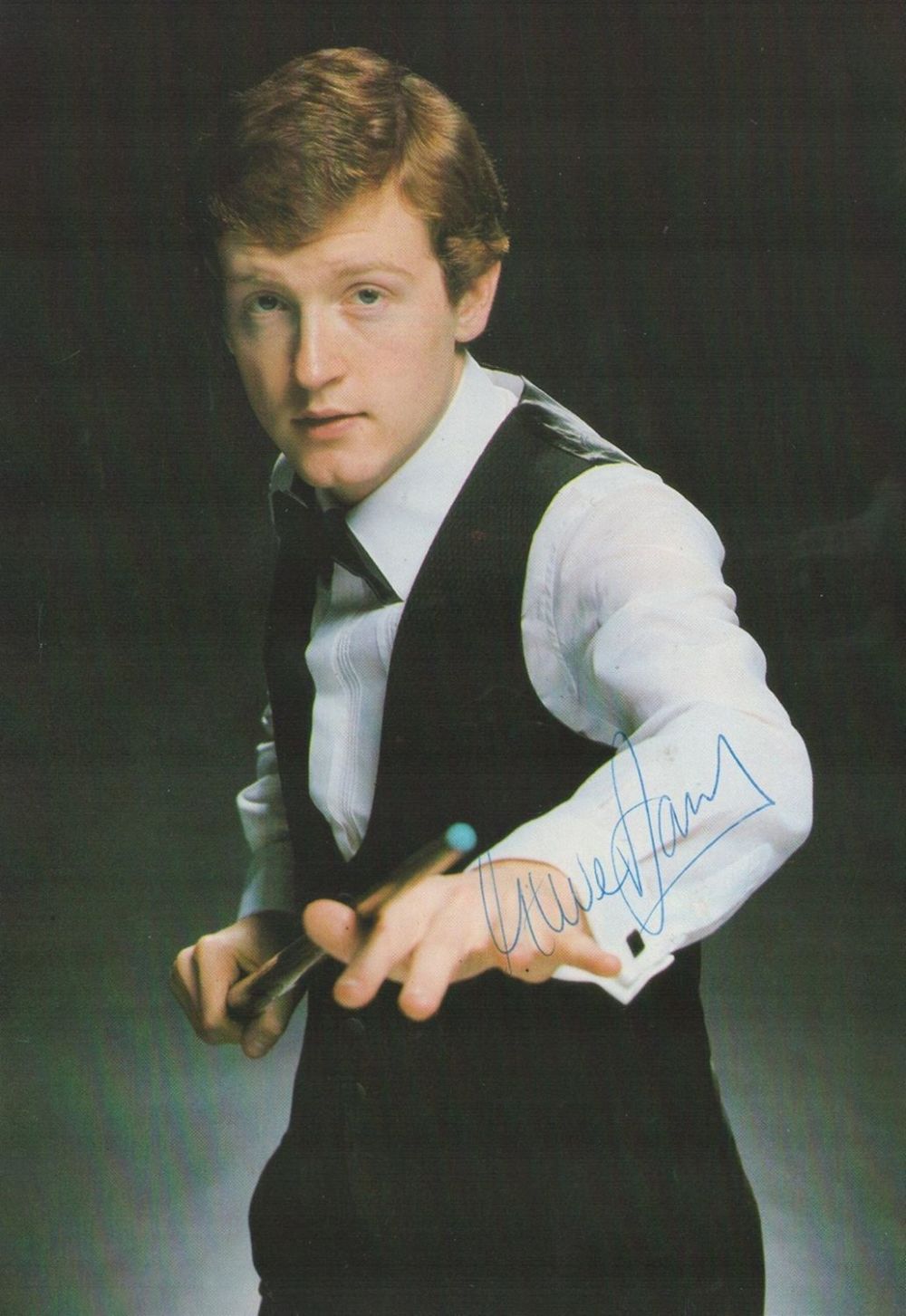 Lot 609: Steve Davis signed 5x8 colour photo. Davis OBE...