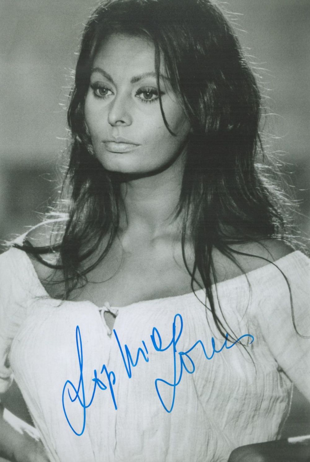 Lot 718: Sophia Loren signed 12x8 black and white photo....
