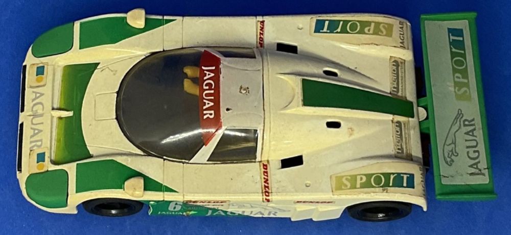 Lot 99: Jaguar Le Mans 1:32 Scalextric slot racing car...