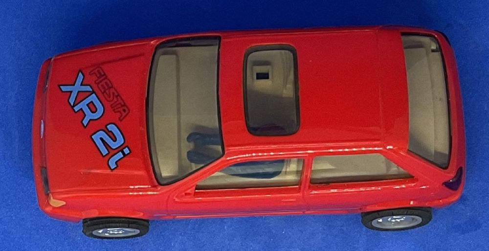 Lot 100: Ford Fiesta XR2i 1:32 Hornby slot racing car...