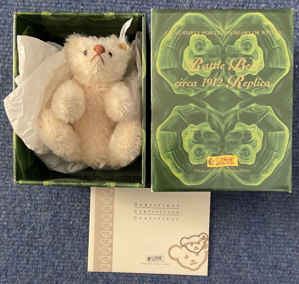 Lot 113: RARE Steiff Rattle bear, circa 1912 Replica white...