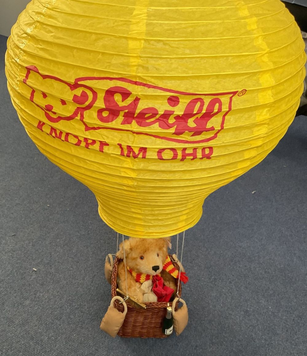 Lot 137: Rare Steiff Teddy Bear Ballonfahrer, Rotblond 27cm Limited...