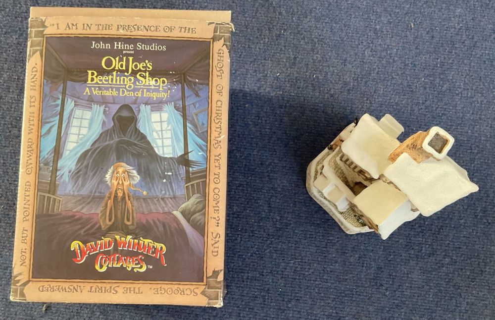 Lot 138: David Winter Cottages 1993 Christmas Special Dickens Old...