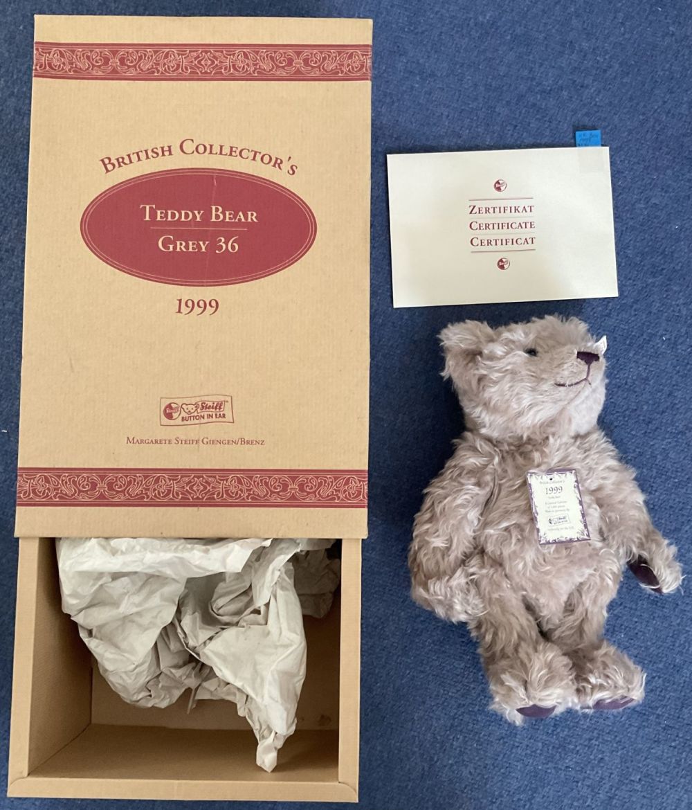 Lot 184: Steiff British Collectors 1999 Teddy Bear. Limited Edition...