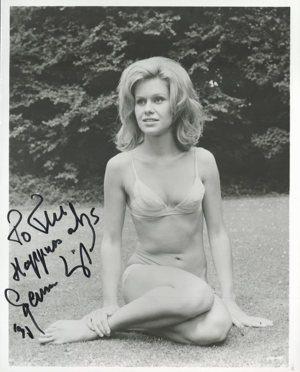 Lot 54: Suzanna Leigh signed 10 x 8 inch b/w...