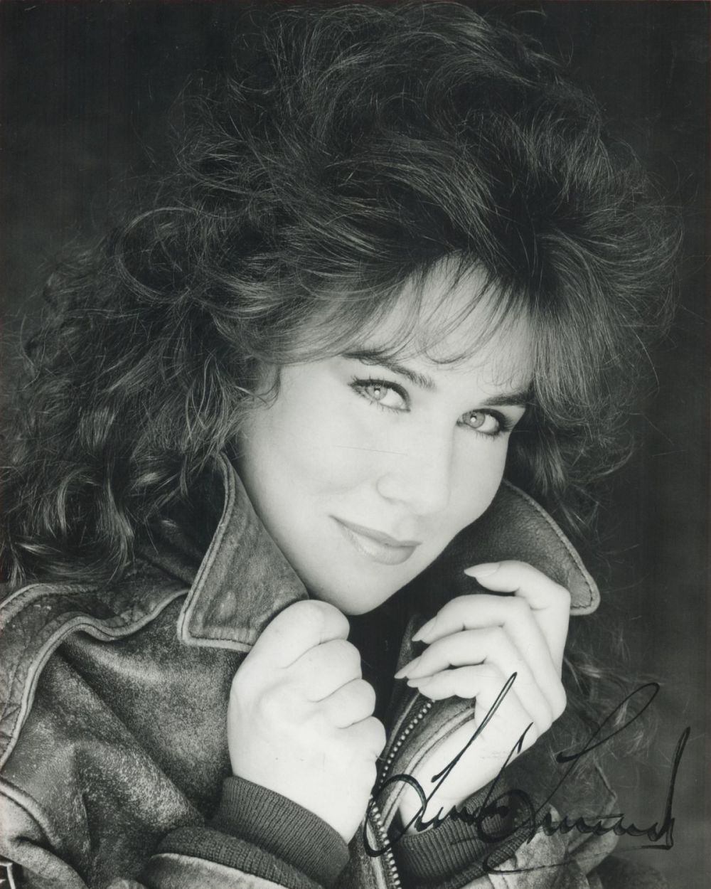 Lot 101: Linda Lusardi signed 10 x 8 inch b/w...