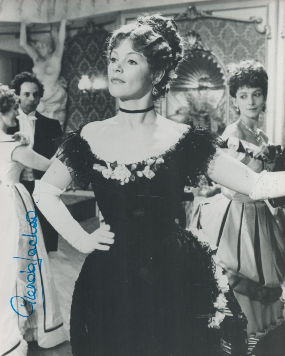 Lot 108: Glenda Jackson signed 10 x 8 inch b/w...