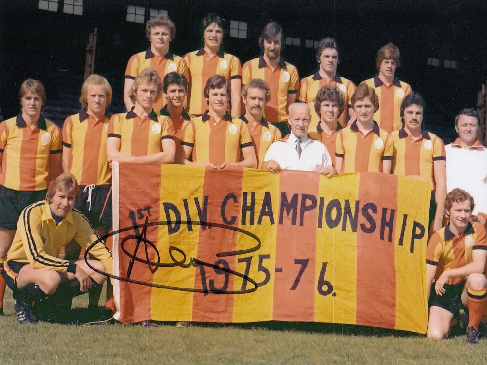 Lot 210: Autographed Alan Rough 8 X 6 Photo colour,...