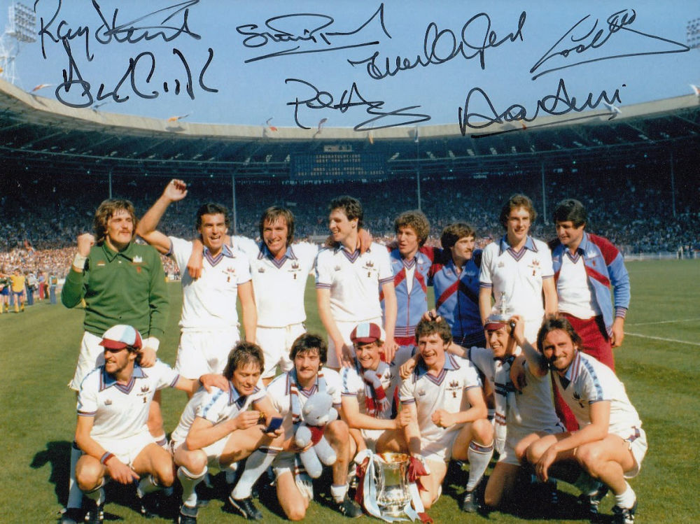 Lot 228: Autographed West Ham United 8 X 6 Photo...
