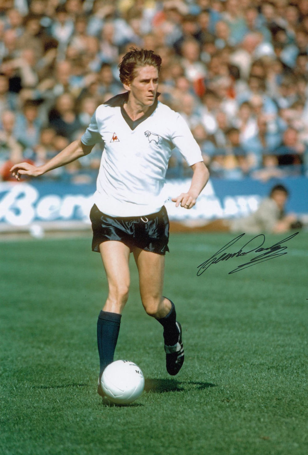 Lot 259: Autographed Gerry Daly 12 X 8 Photo colour,...
