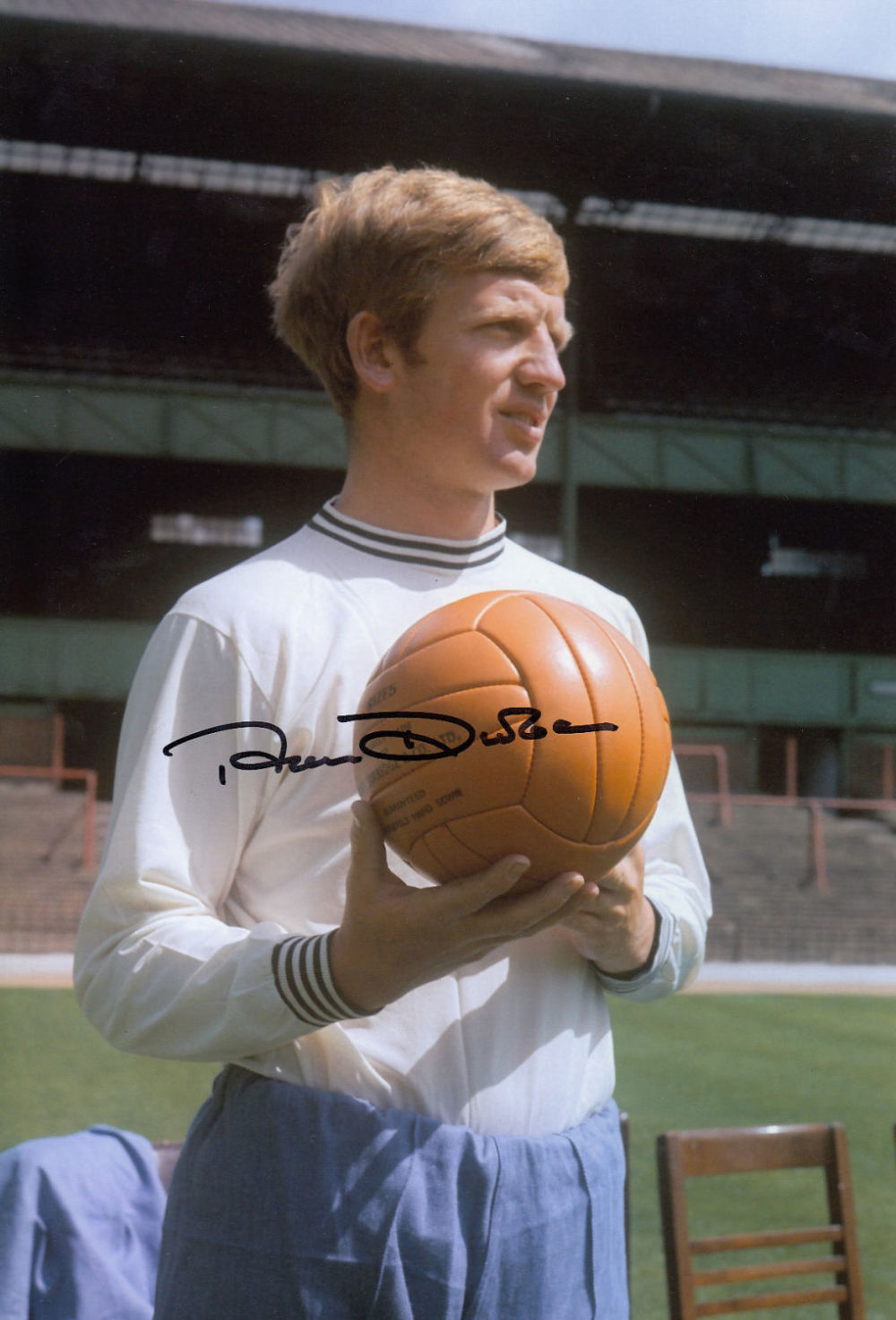 Lot 260: Autographed Alan Durban 12 X 8 Photo colour,...