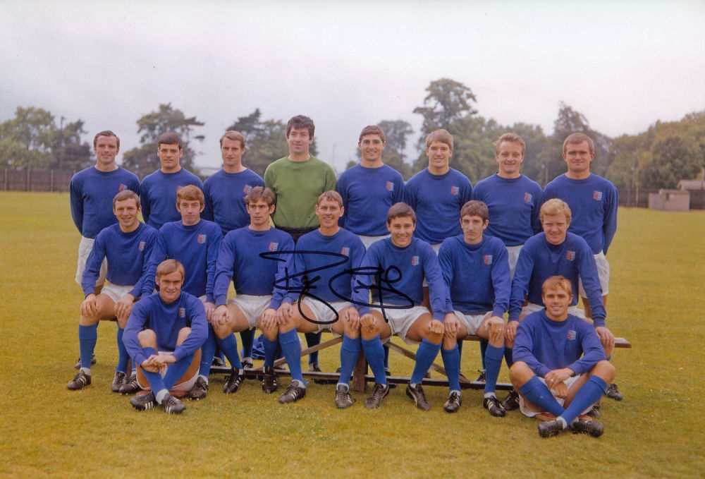 Lot 269: Autographed Ray Crawford 12 X 8 Photo colour,...