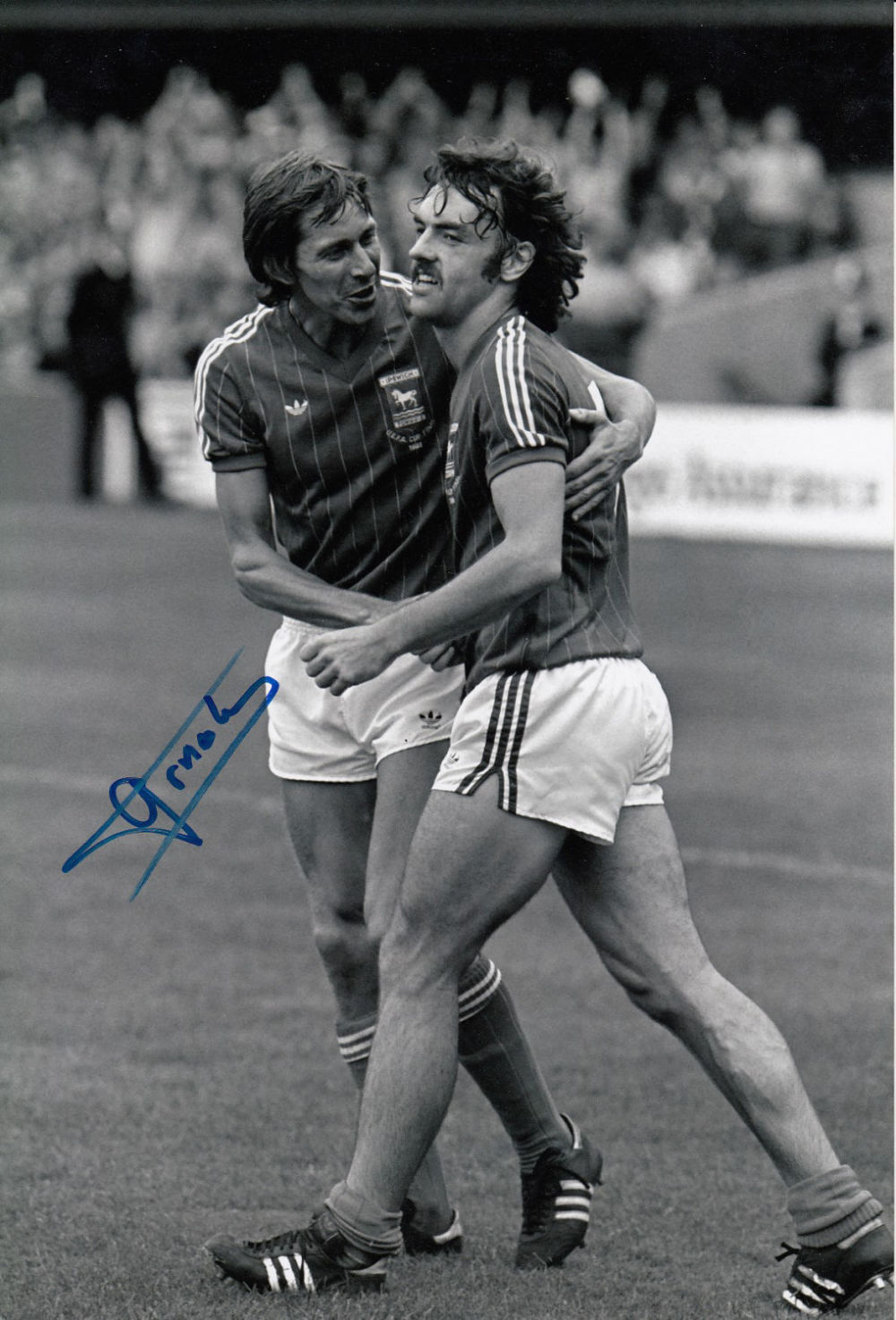 Lot 270: Autographed Arnold Muhren 12 X 8 Photo -...
