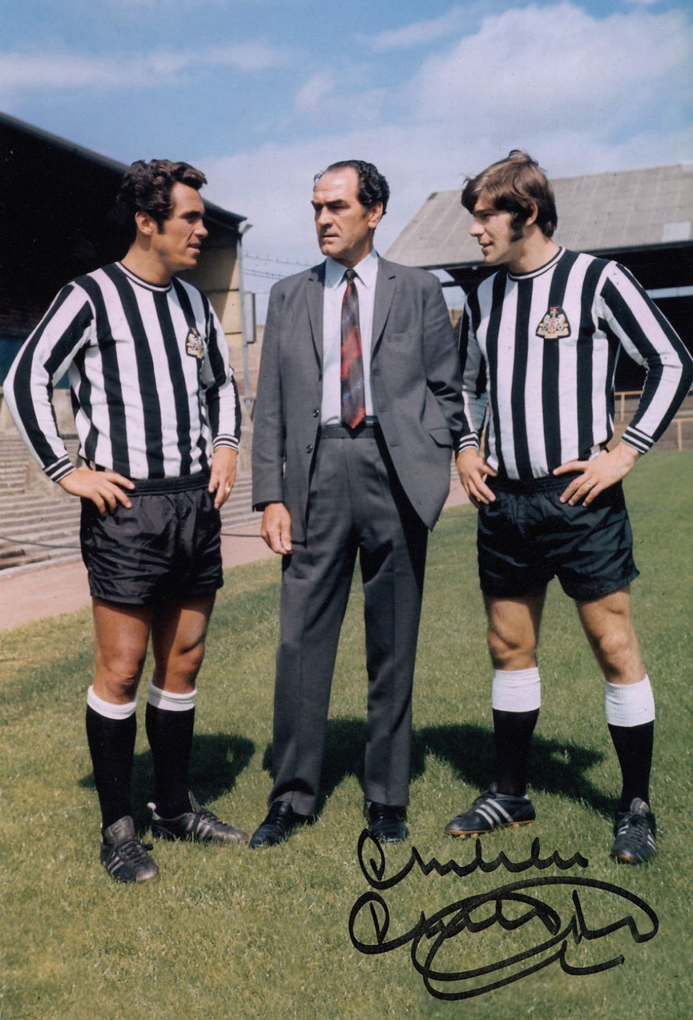 Lot 279: Autographed Malcolm Macdonald 12 X 8 Photo colour,...