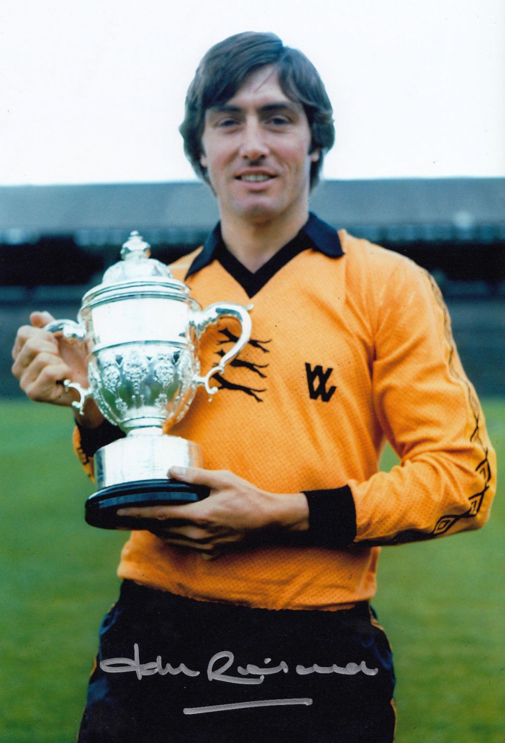 Lot 298: Autographed John Richards 12 X 8 Photo colour,...