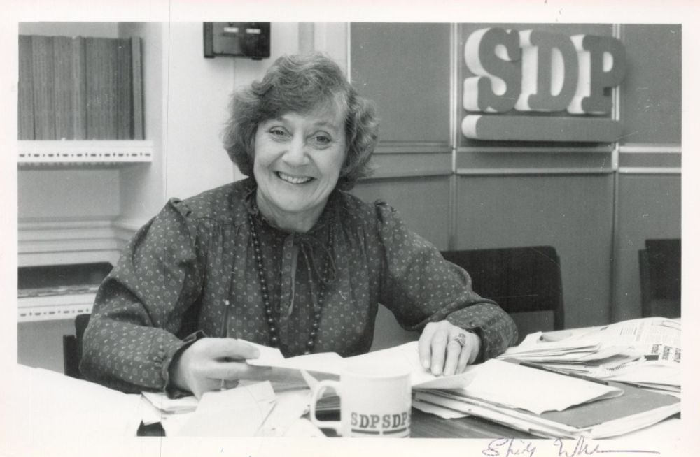 Lot 522: Baroness Williams of Crosby (Shirley Williams) Signed 6x4...