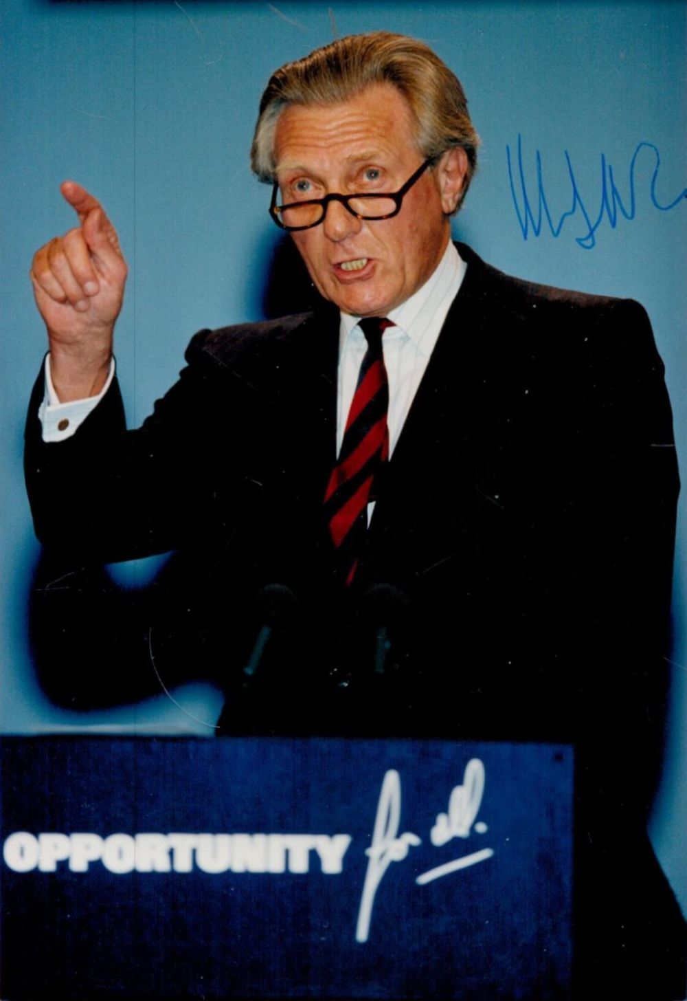 Lot 523: British politician Michael Heseltine Signed 6x4 inch colour...