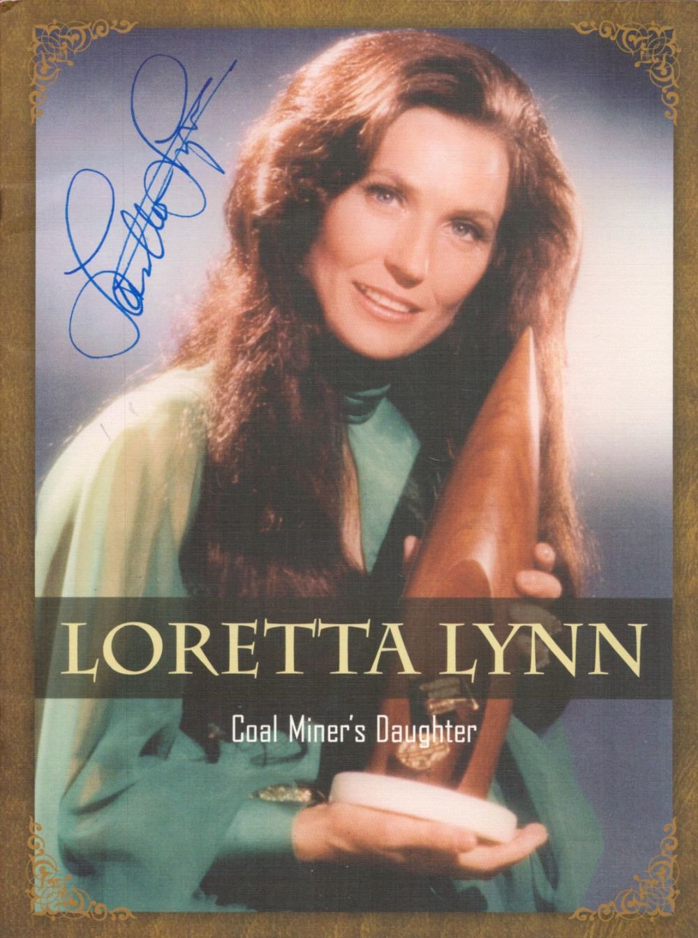 Lot 531: American singer-songwriter Loretta Lynn Signed on her own...