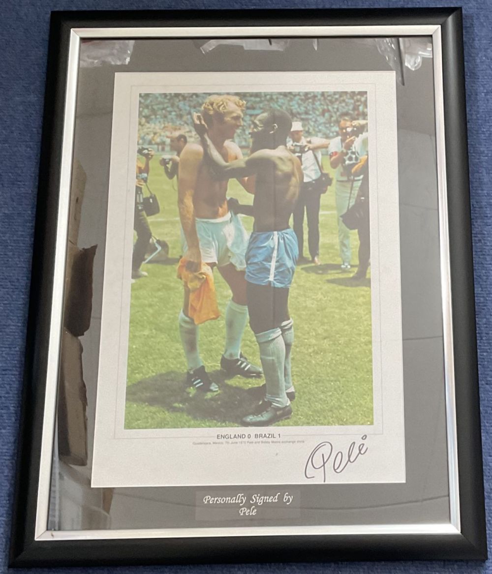 Lot 536: Football Pele Signed Colour Print Housed in a...