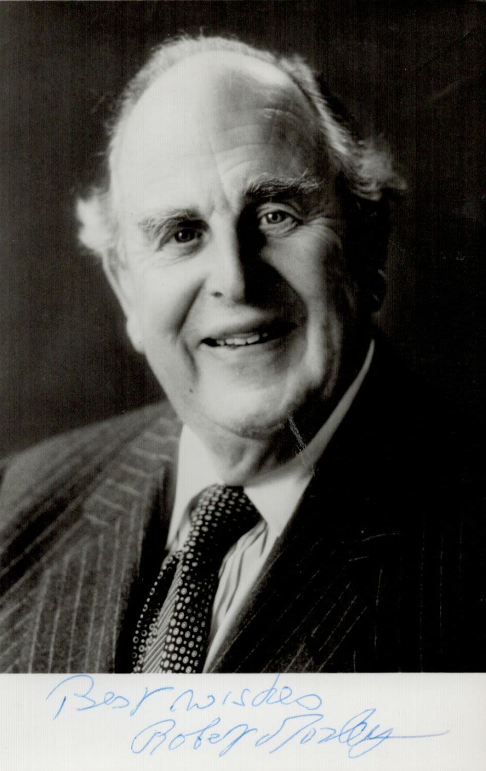 Lot 682: Robert Morley signed 6x4 black and white photograph....