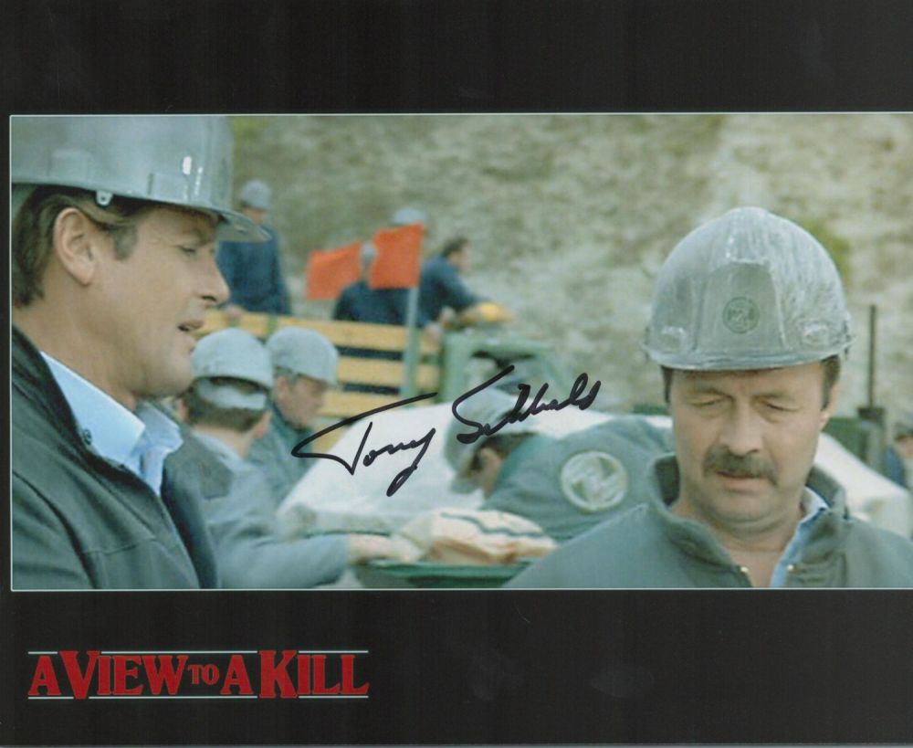 Lot 123: James Bond Tony Sibbald Signed 10x8 Colour promo...