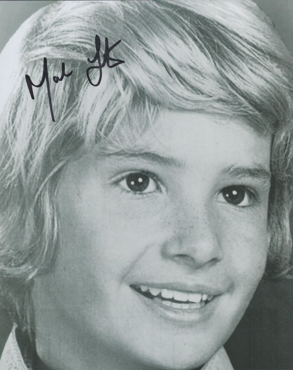 Lot 140: Oliver! Star, Mark Lester signed 8x10 black and...