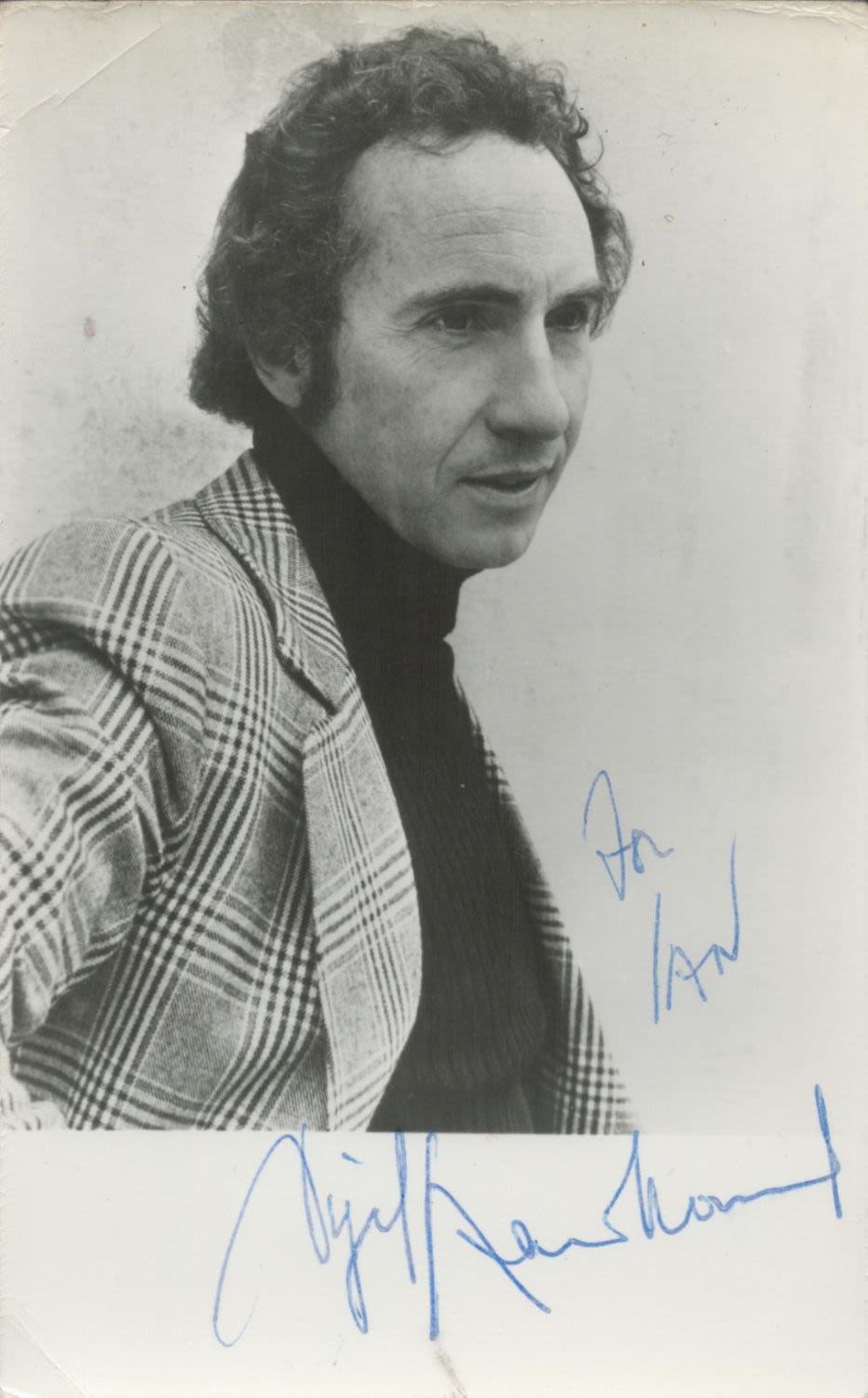 Lot 158: Nigel Hawthorne signed 6x4 black and white photograph...
