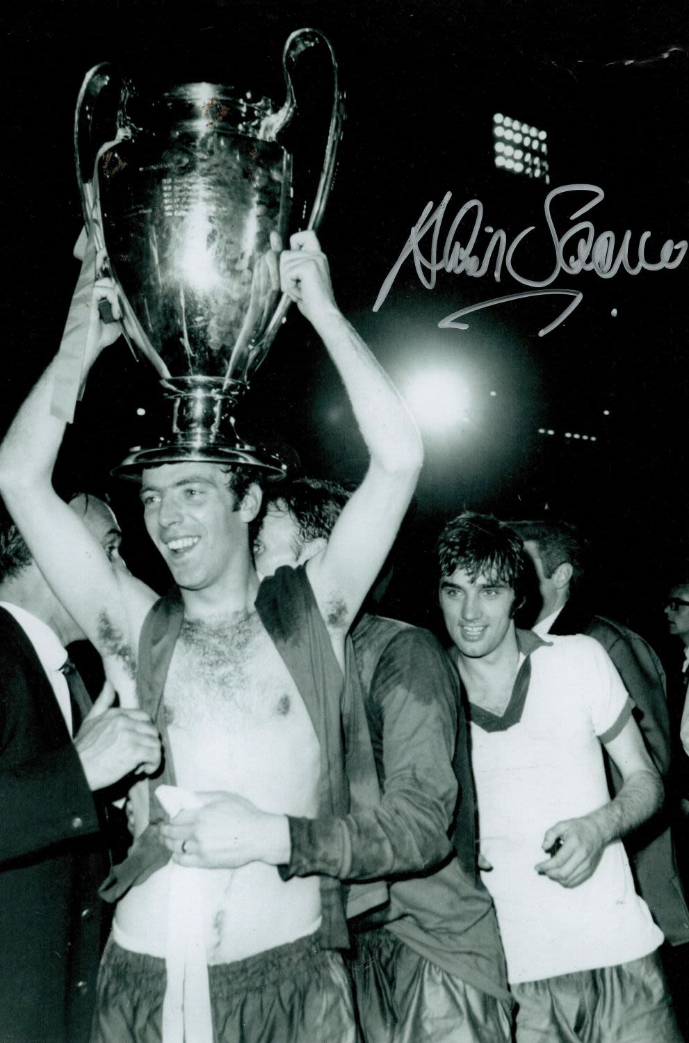Lot 202: David Sadler signed 12x8 black and white photo....