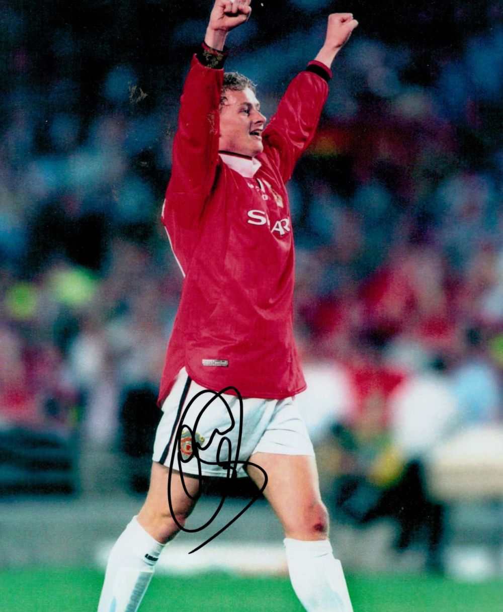 Lot 206: Ole Gunnar Solskjaer signed 10x8 colour photo. Solskjær...