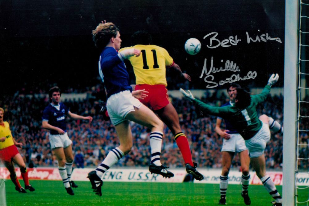 Lot 208: Neville Southall signed 16x12 colour photo. Southall MBE...