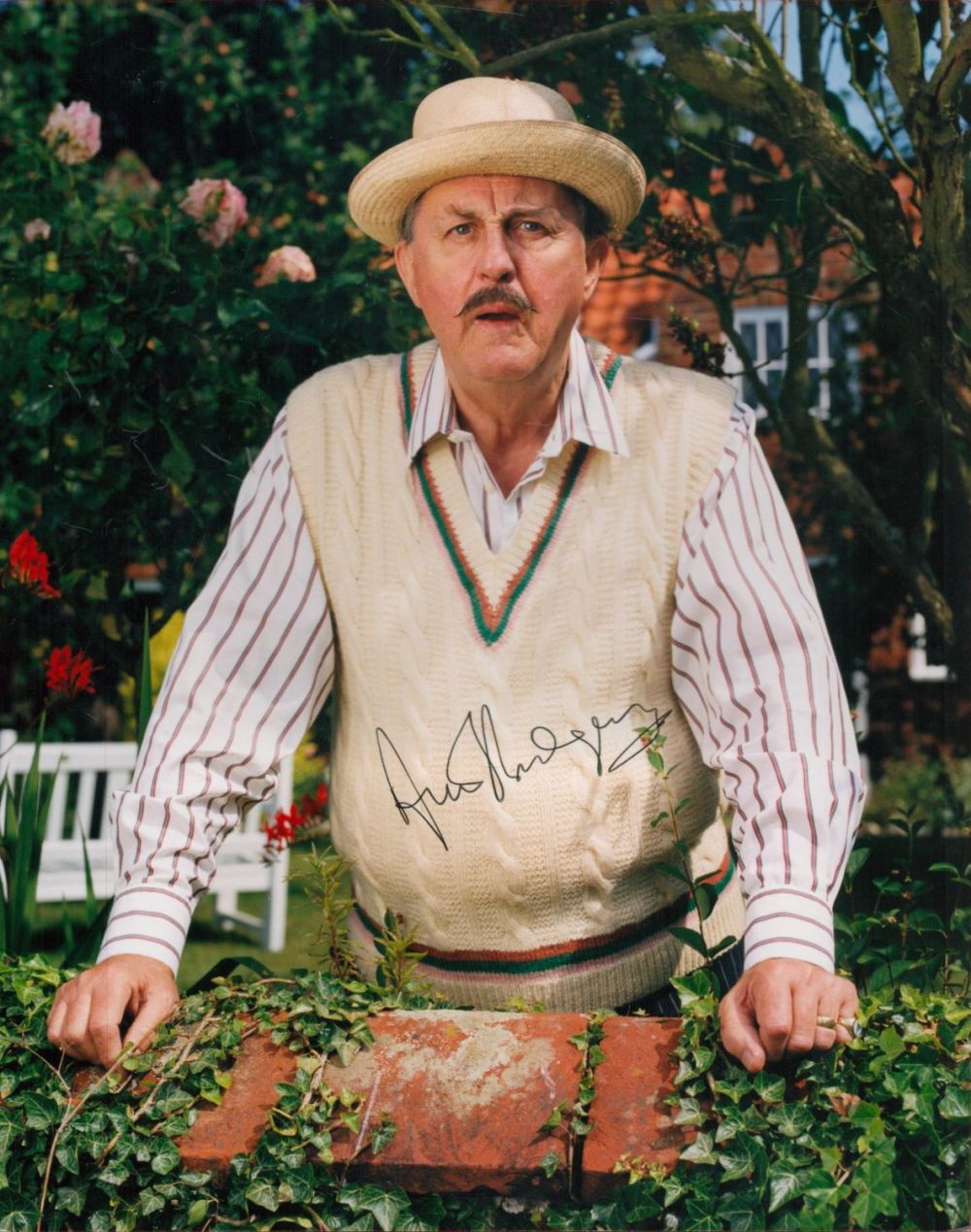 Lot 290: English Actor and Director Anton Rodgers Hand signed...
