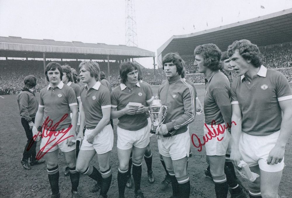 Lot 215: Football autographed Man United 12 X 8 signed...