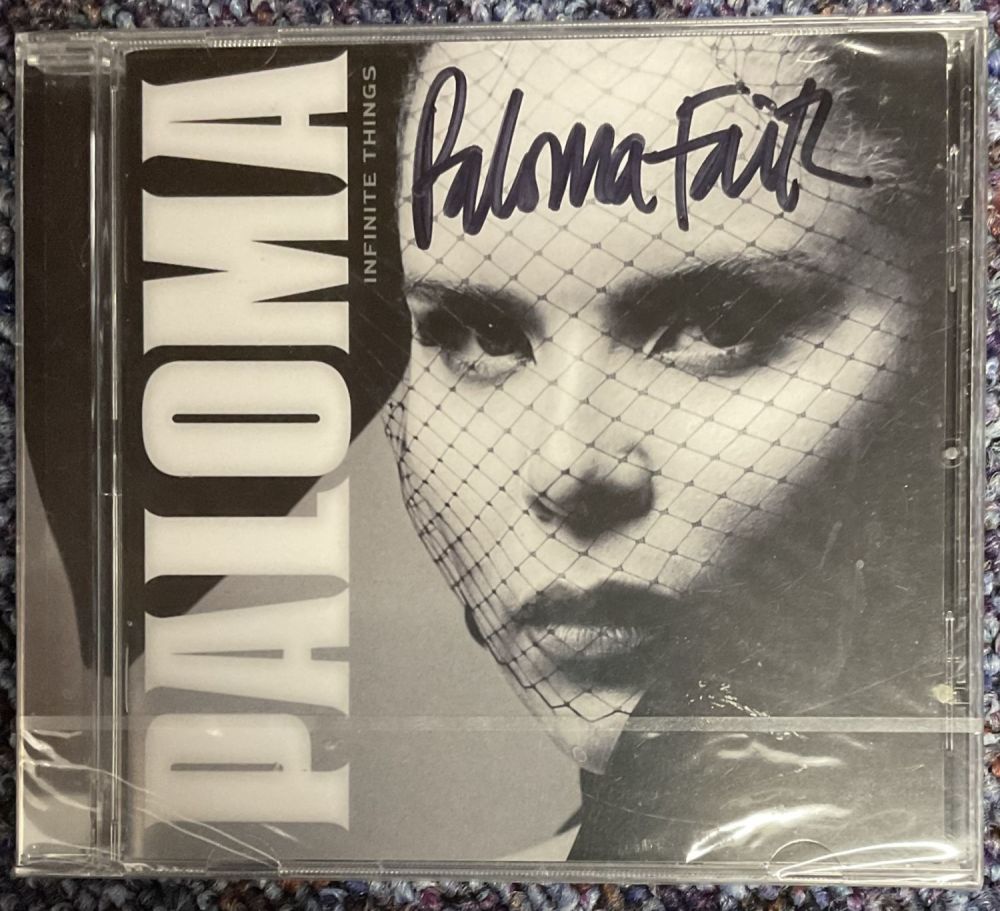 Lot 352: Music Paloma Faith Signed Infinite Things CD Sleeve...