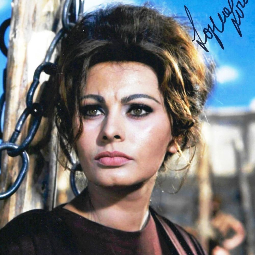 Lot 385: Sophia Loren Signed 10x8 inch Colour Photo. Signed...