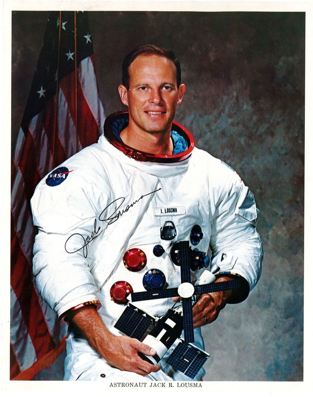 Lot 427: Astronaut Jack R Lousma Signed 10x8 inch Colour...