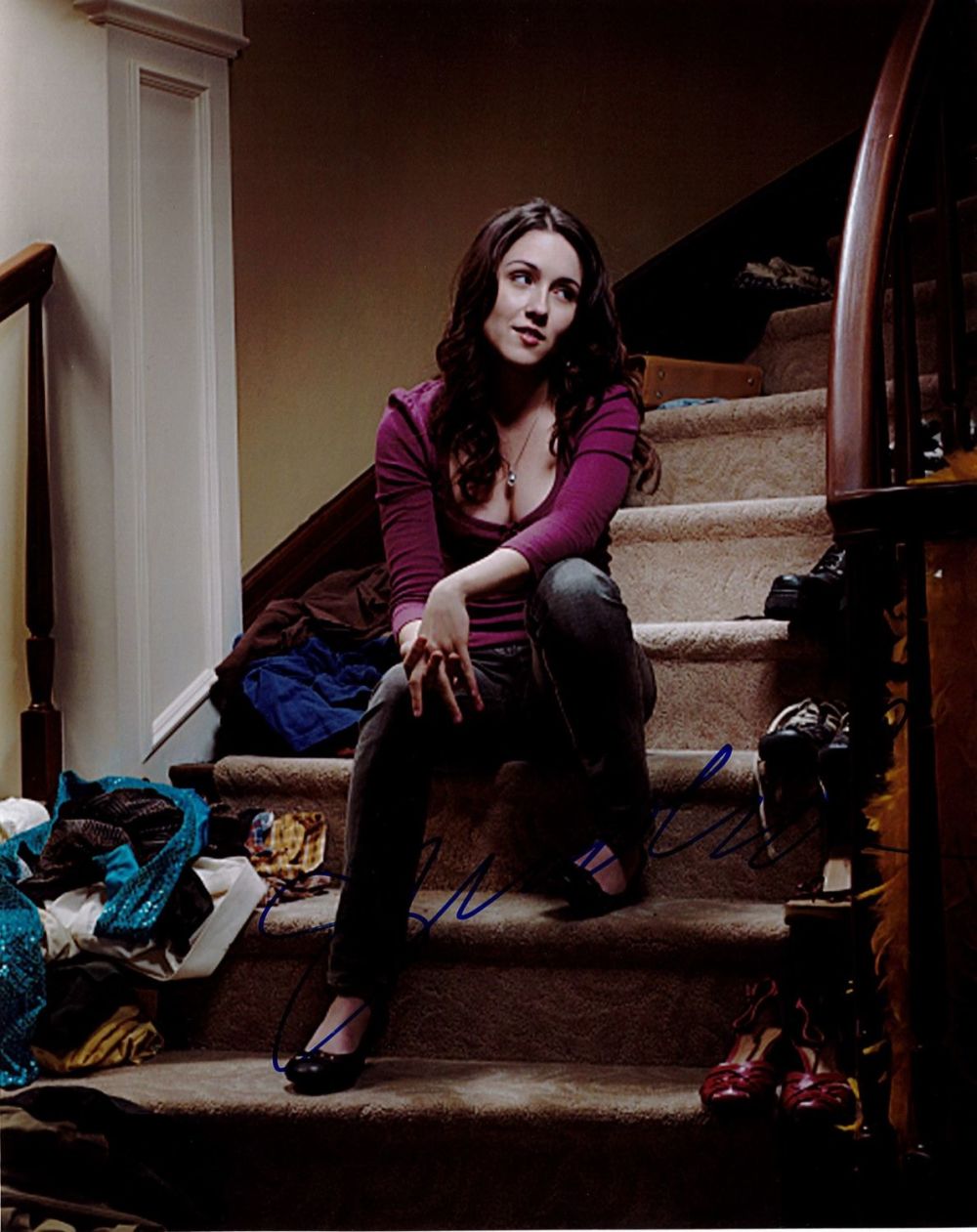 Lot 492: Shannon Woodward Signed 10x8 inch Colour Photo. Signed...