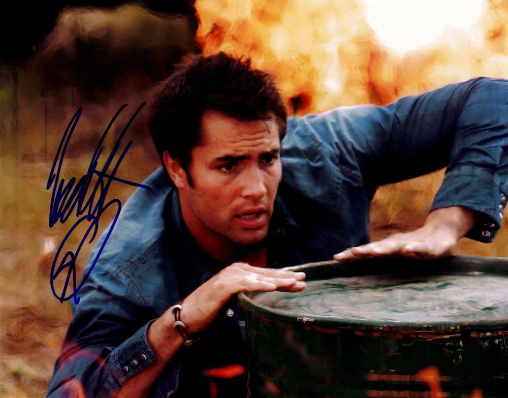 Lot 517: Canadian Actor Victor Webster Signed 10x8 inch Colour...