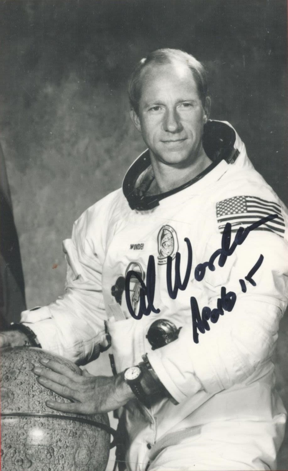 Lot 524: Alfred Worden signed 6x4 black and white photo....