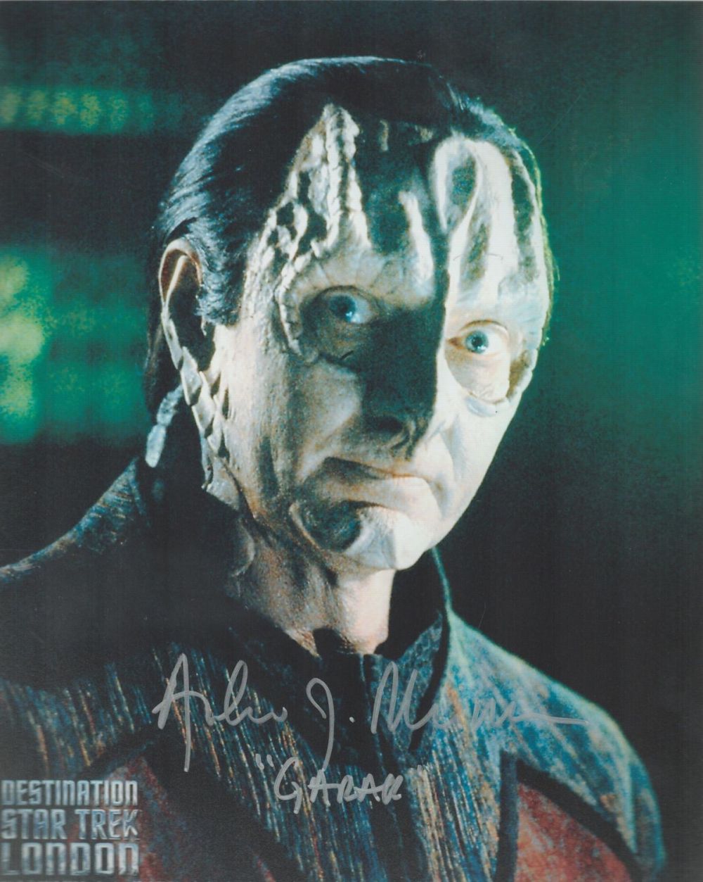 Lot 578: Andrew Robinson signed 10x8 colour photo. Robinson is...