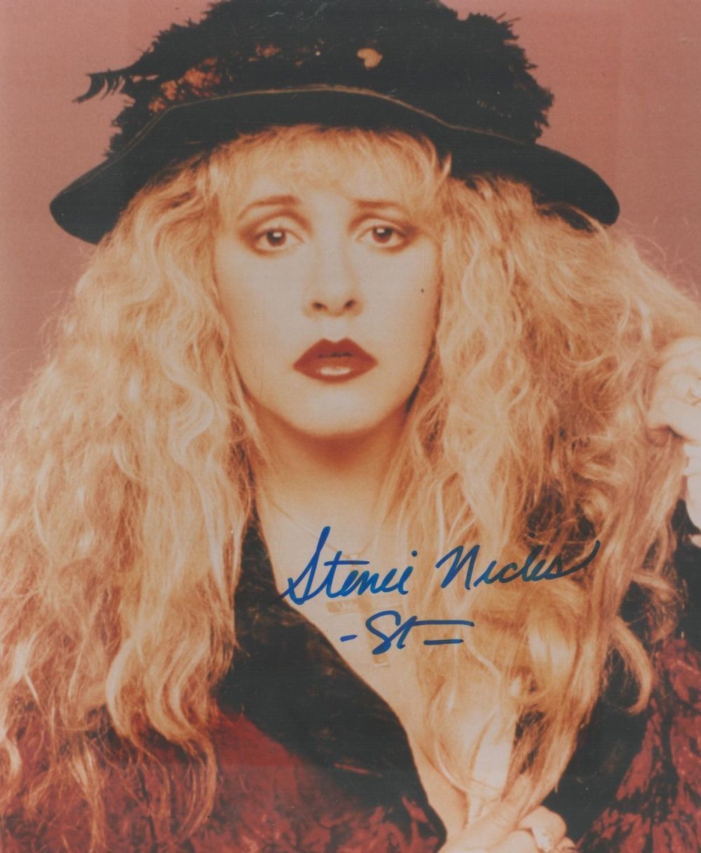 Lot 626: Stevie Nicks signed 10x8 colour photo. Stephanie Lynn...