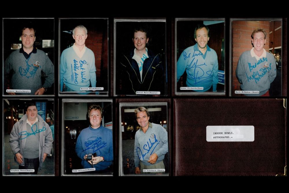 Lot 674: Indoor Bowls Autographs 17 x 6 x 4...