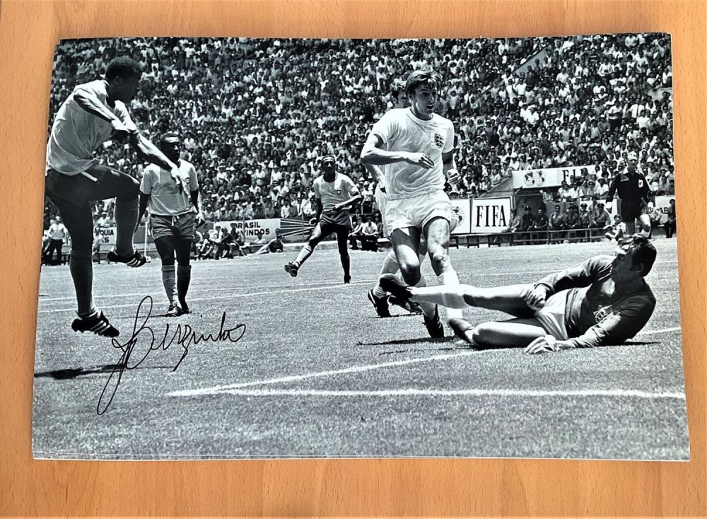 Lot 689: Football, Jairzinho signed 12x16 black and white photograph...